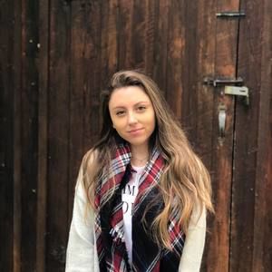 Meet your Posher, Moira